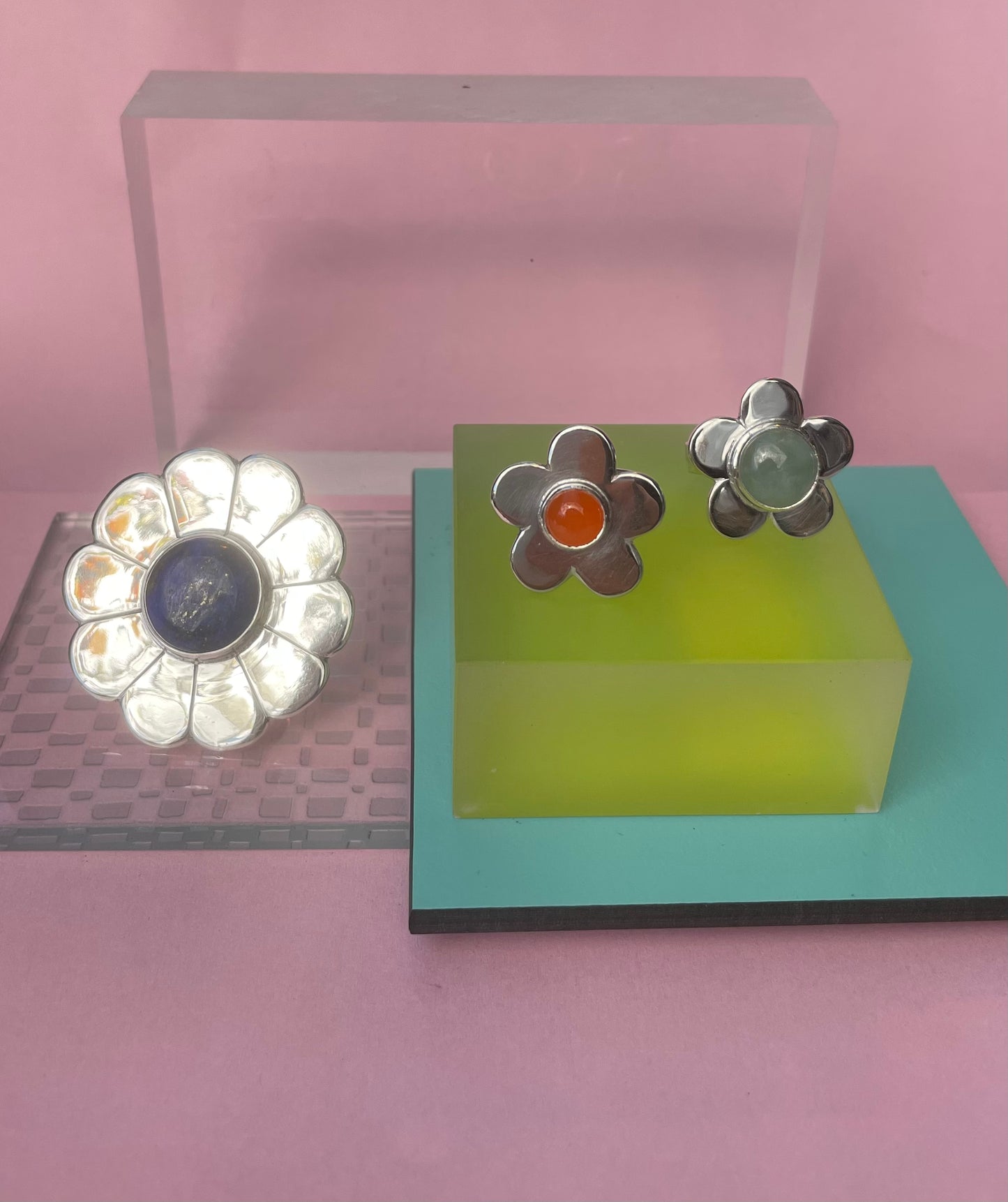 Chunky Daisy Ring with Lapis Lazuli