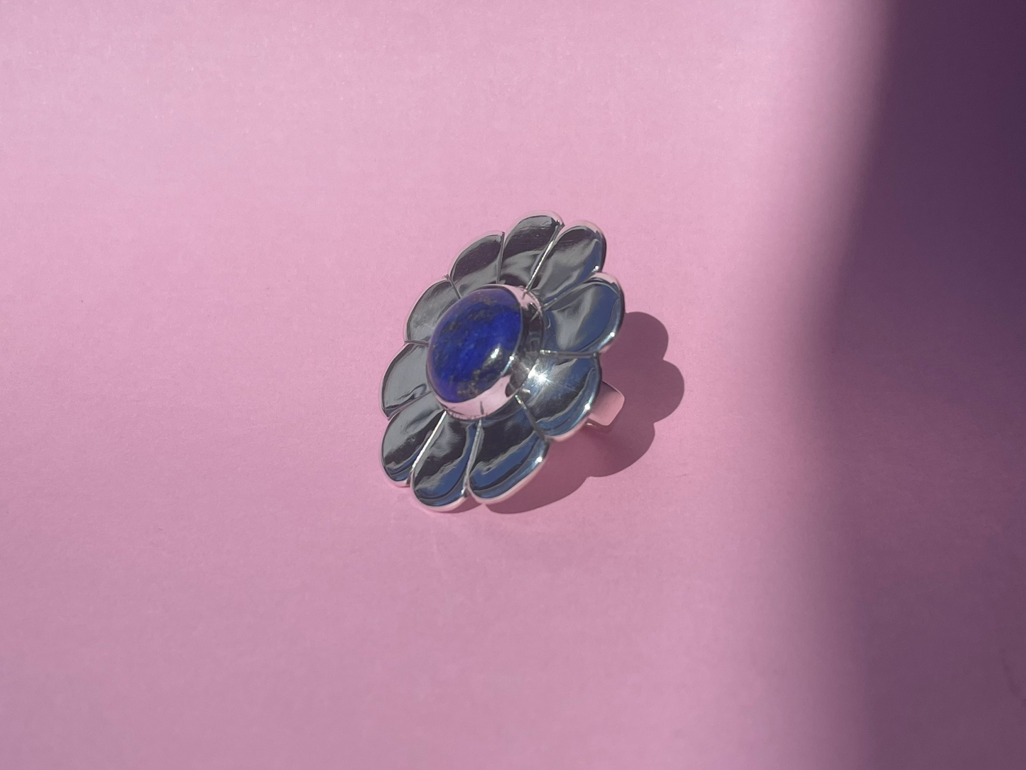 Chunky Daisy Ring with Lapis Lazuli