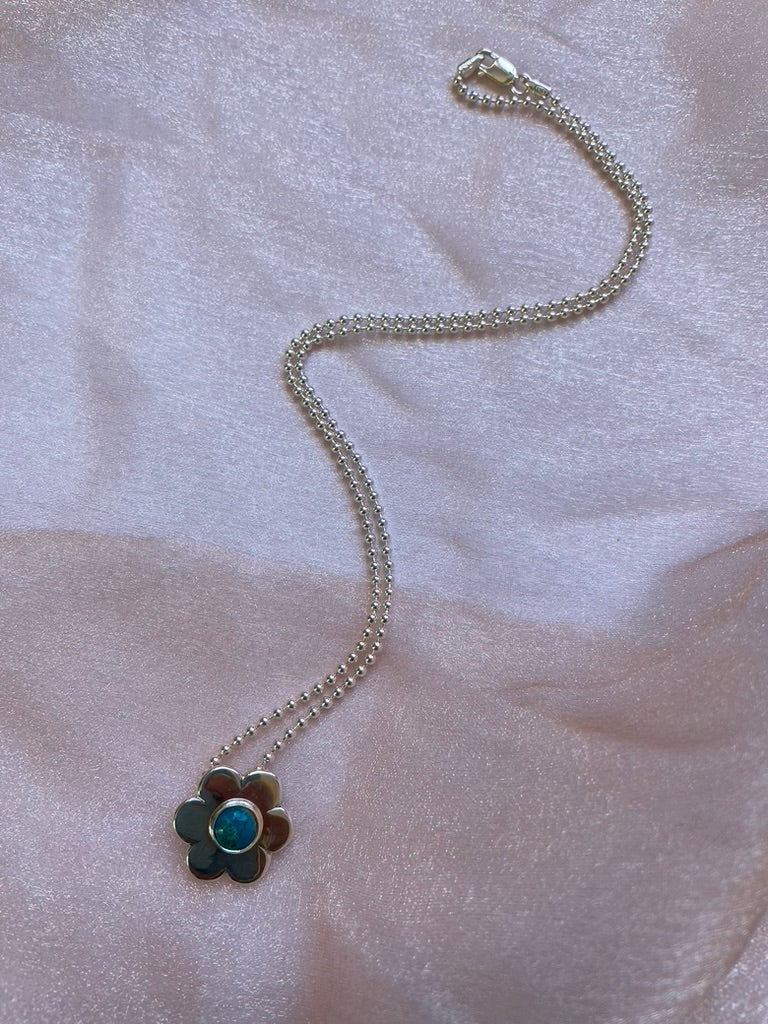 Daisy Necklace- 6 petal classic