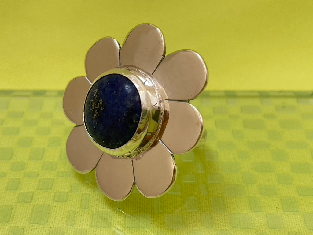 Chunky Lapis Lazuli Daisy- 8 petals