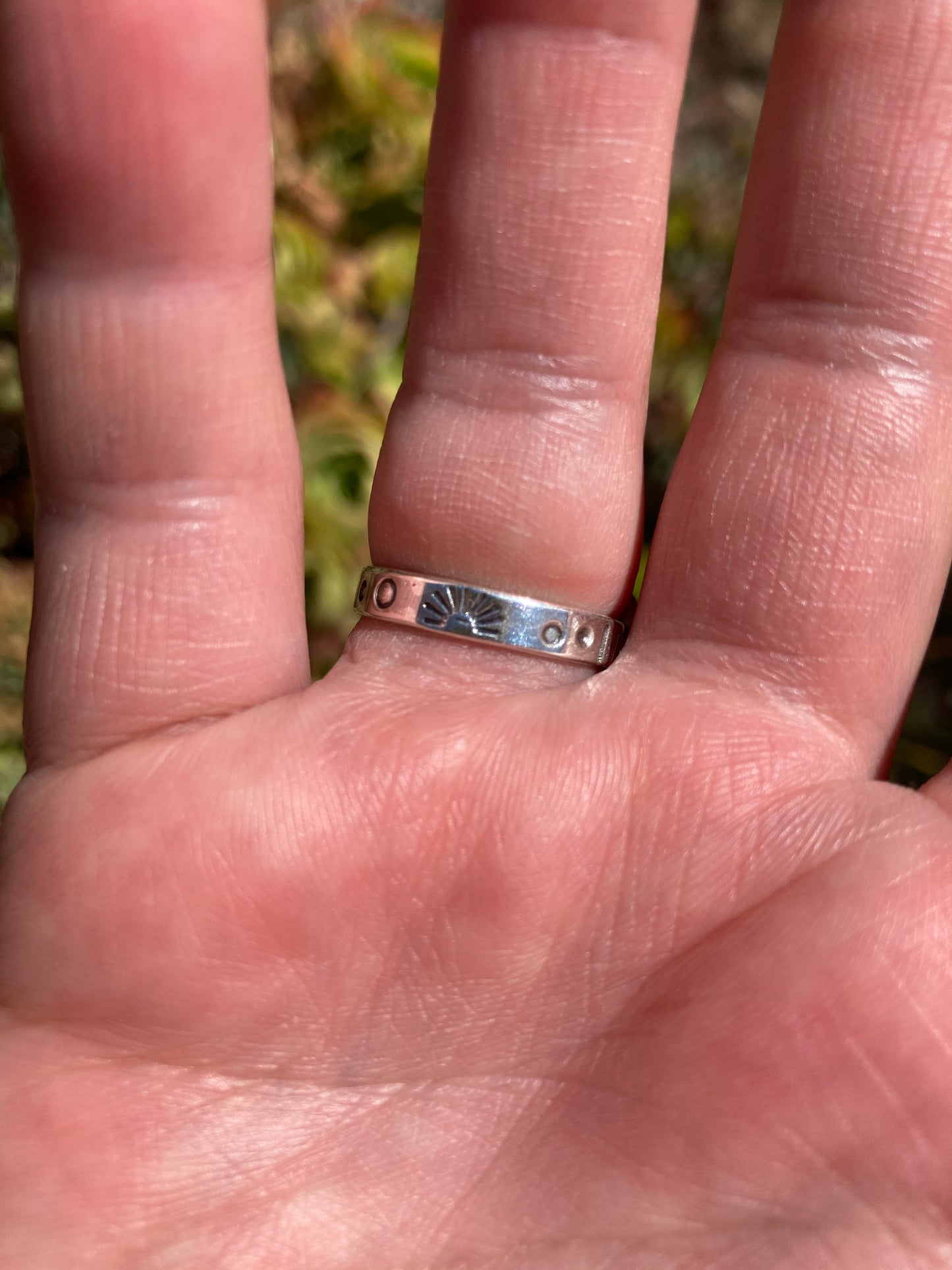 Daisy Ring- Classic 8 Petal with Lapis Lazuli