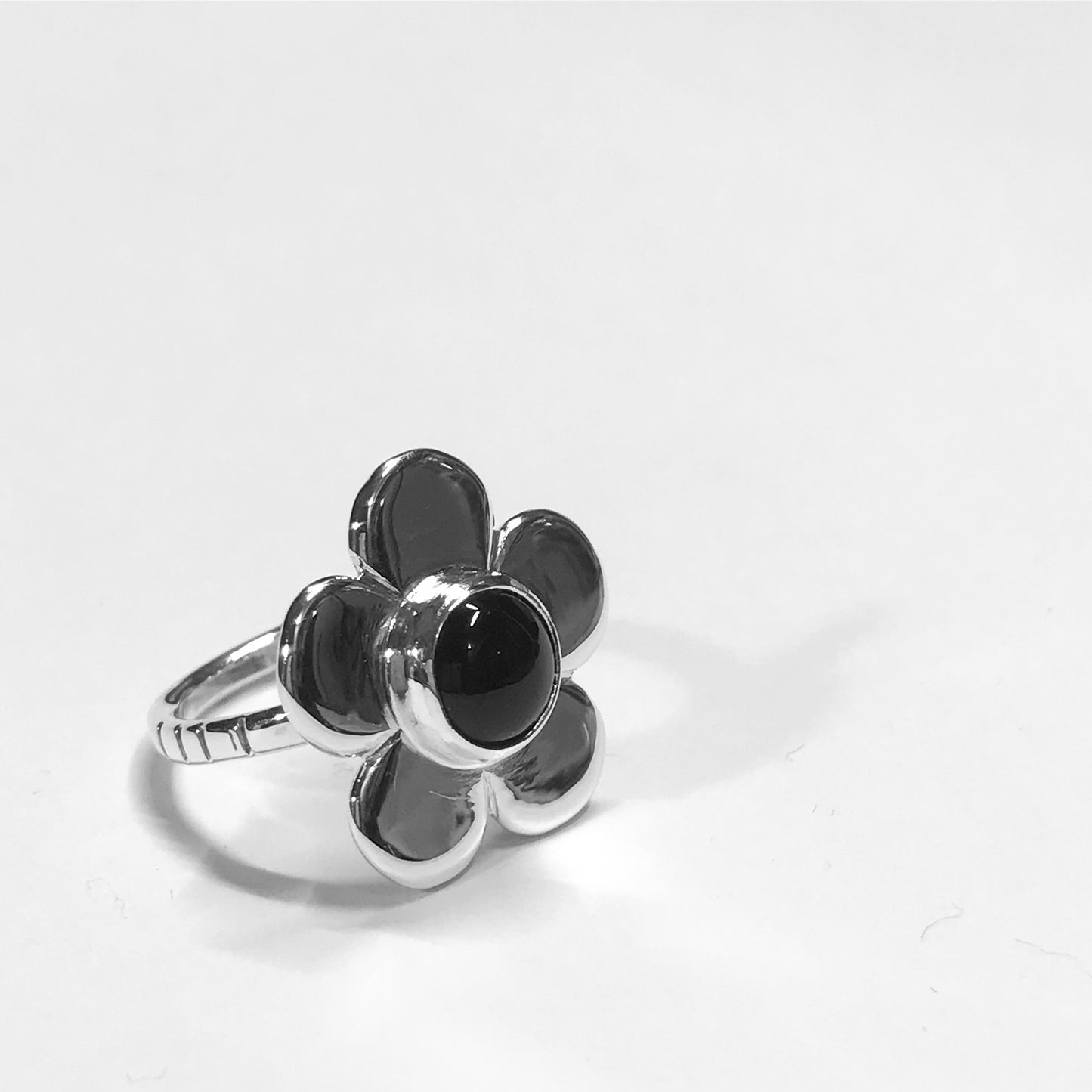 Daisy Ring- Classic 5 Petal Black Onyx