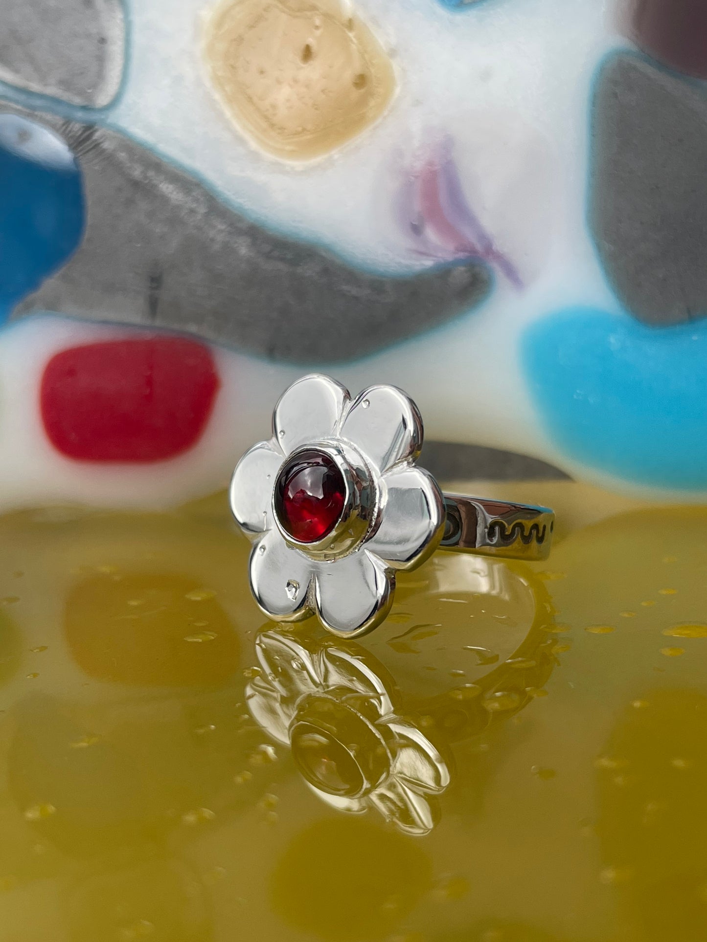 Daisy Ring- Classic 6 Petal Red Garnet