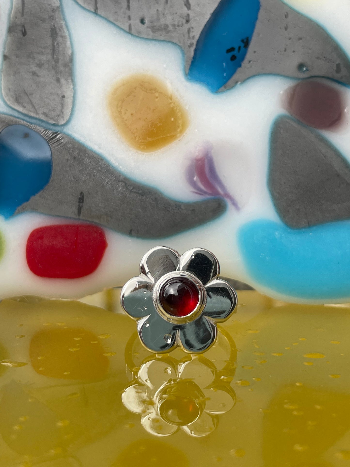 Daisy Ring- Classic 6 Petal Red Garnet
