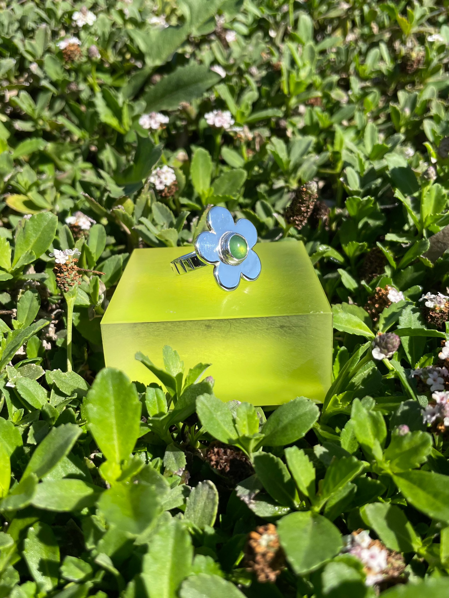 Daisy Ring- 5 petal classic with green serpentine
