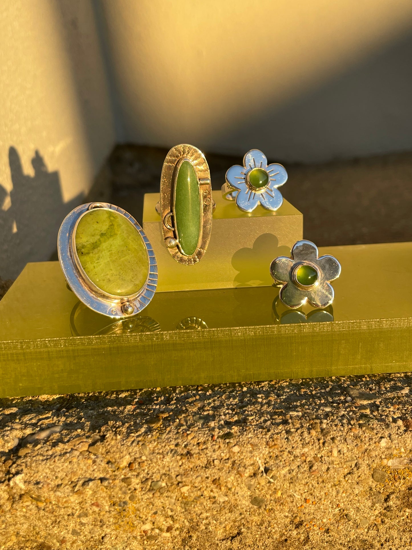 Daisy Ring- 5 petal classic with green serpentine