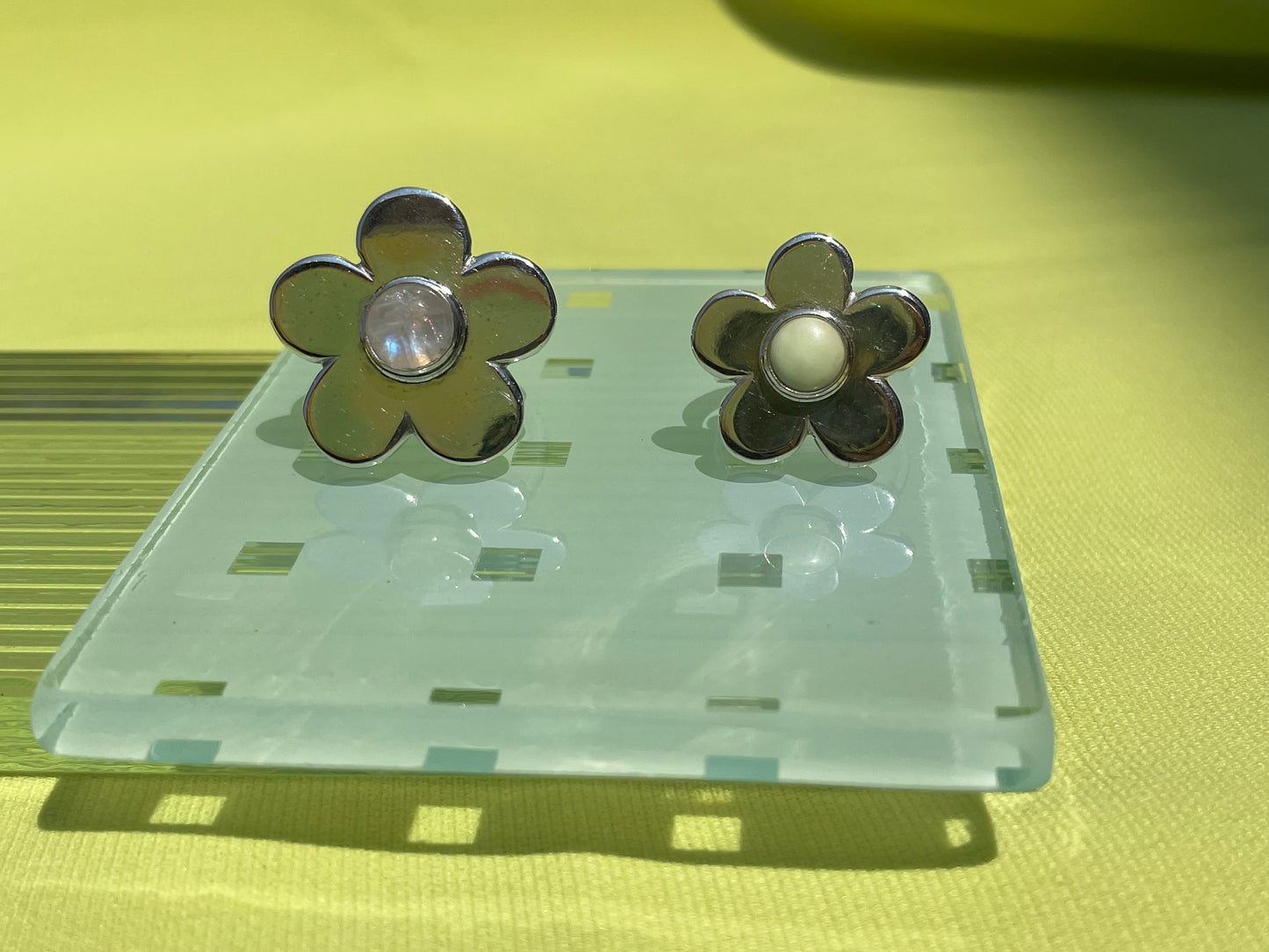 Daisy Ring- Medium Moonstone 5 Petal